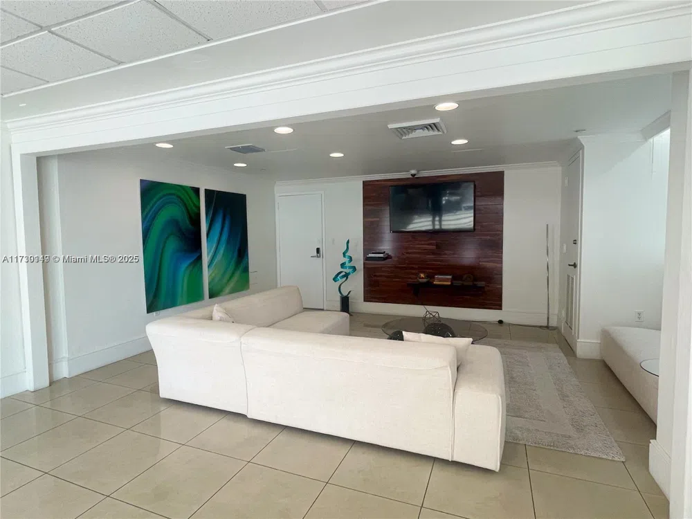650 West Ave #1004 Miami Beach, FL 33139