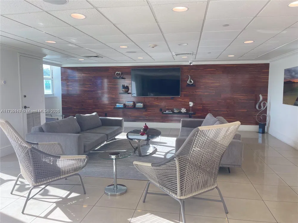 650 West Ave #1004 Miami Beach, FL 33139