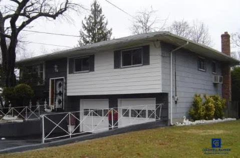 975 Little Neck Avenue North Bellmore, NY 11710