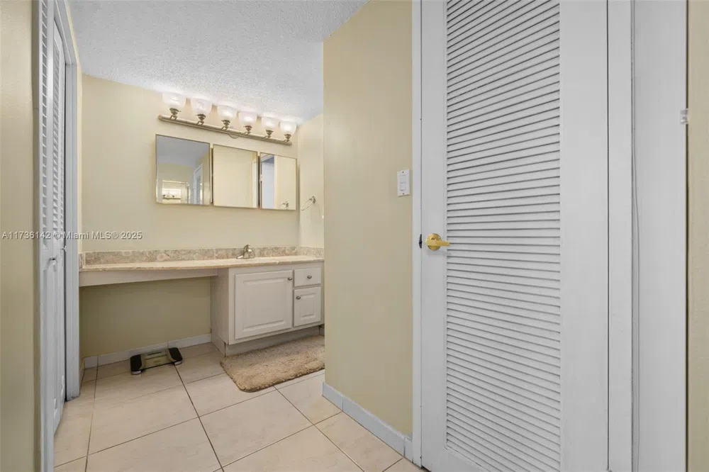 3725 S Ocean Dr #1110 Hollywood, FL 33019