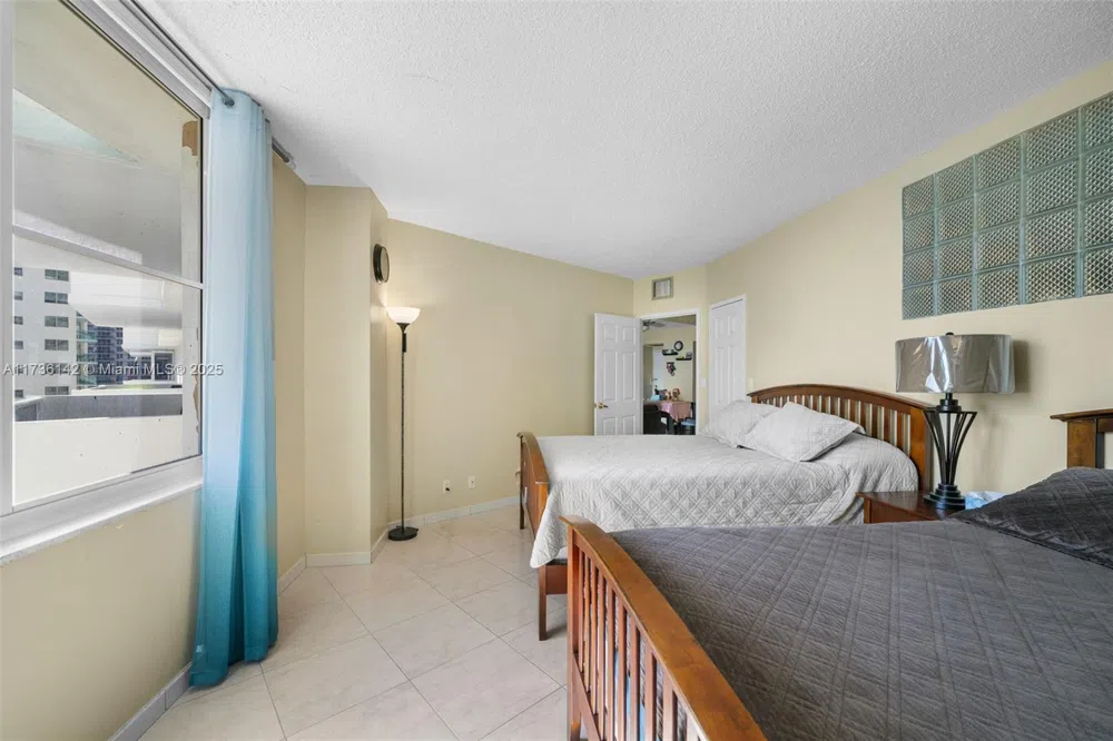 3725 S Ocean Dr #1110 Hollywood, FL 33019