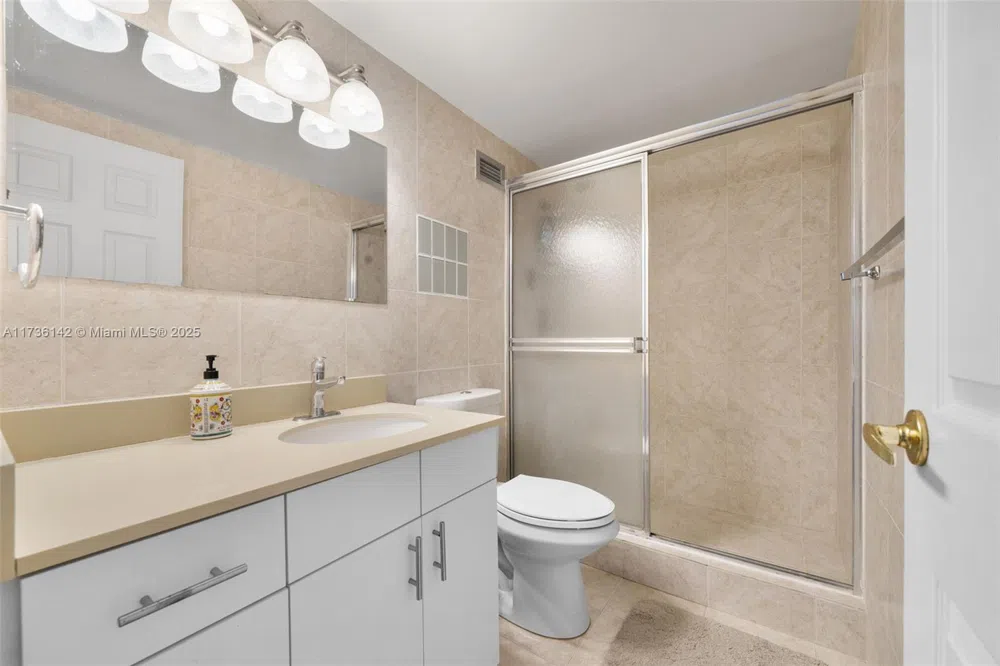 3725 S Ocean Dr #1110 Hollywood, FL 33019