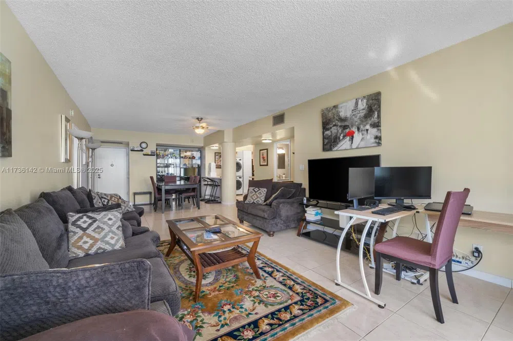 3725 S Ocean Dr #1110 Hollywood, FL 33019