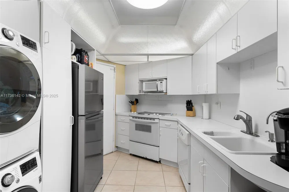 3725 S Ocean Dr #1110 Hollywood, FL 33019
