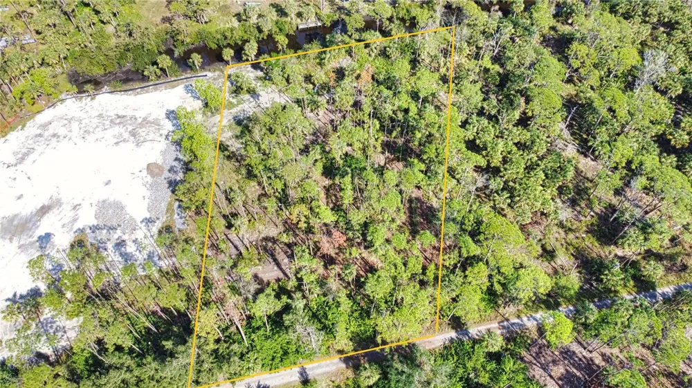 9051 CALOOSA DRIVE Venice, FL 34293