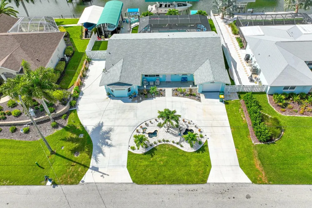 1945 MICHIGAN AVENUE Englewood, FL 34224
