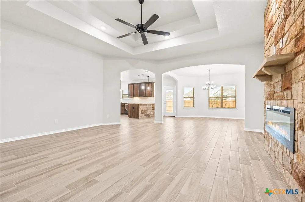 611 Dred Roger Circle Killeen, TX 76542