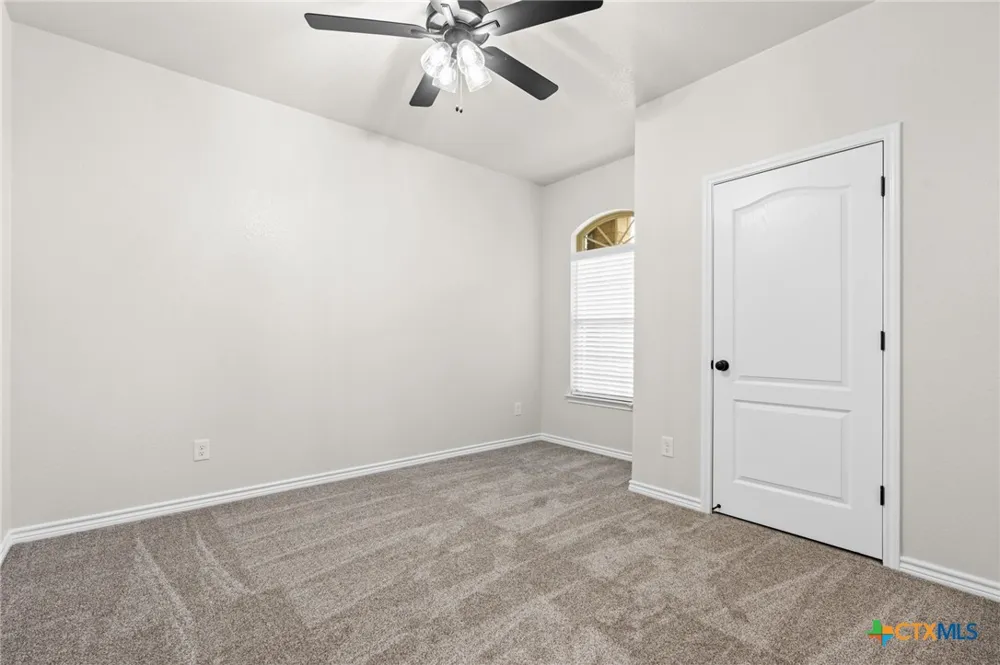 611 Dred Roger Circle Killeen, TX 76542