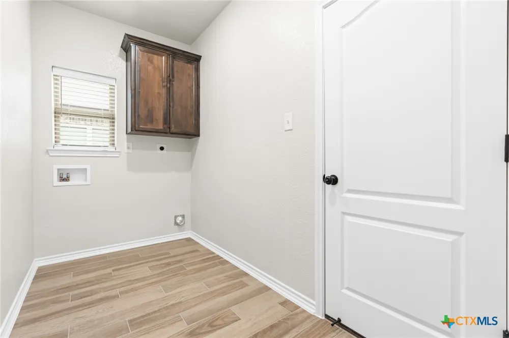 611 Dred Roger Circle Killeen, TX 76542