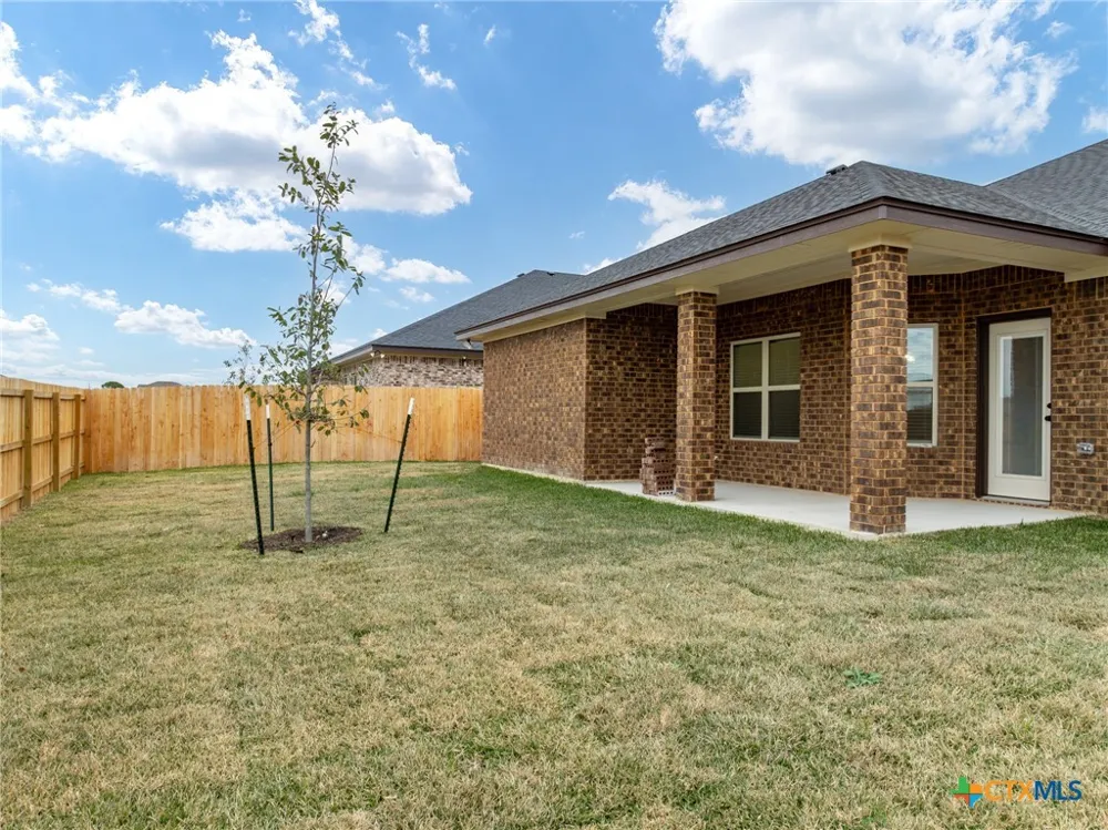 611 Dred Roger Circle Killeen, TX 76542
