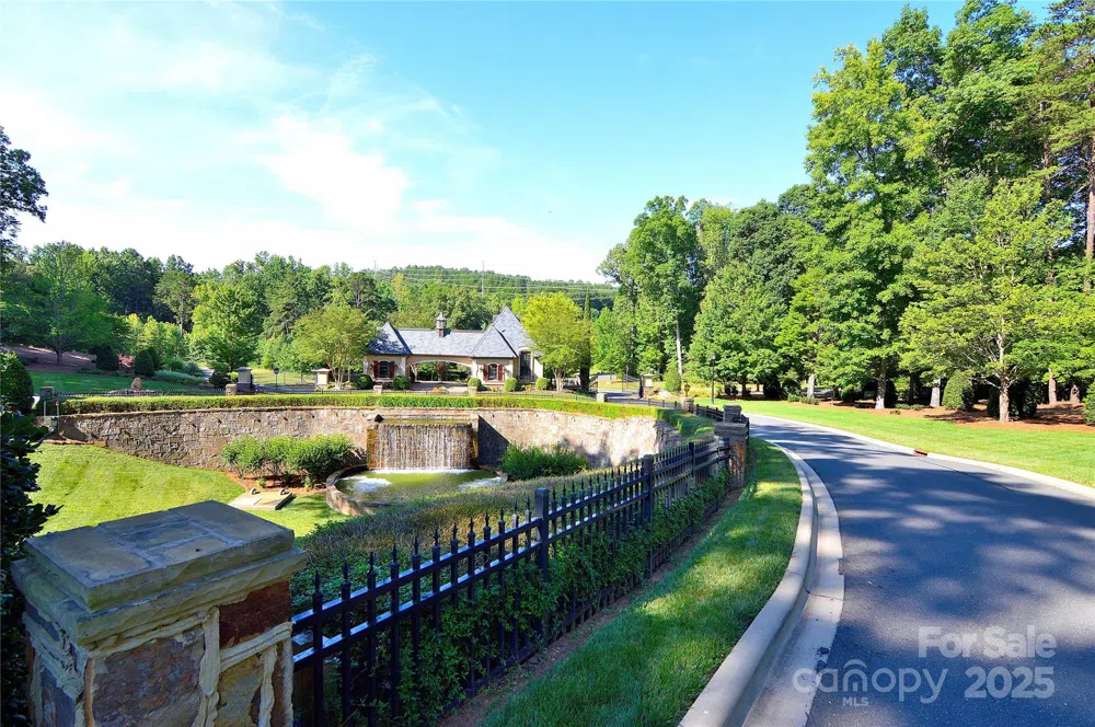 5036 Hermitage Court #211 Belmont, NC 28012