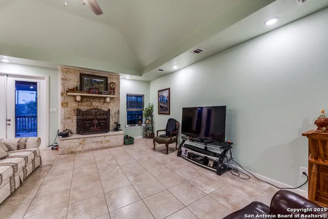285 CR 2471 Hondo, TX 78861