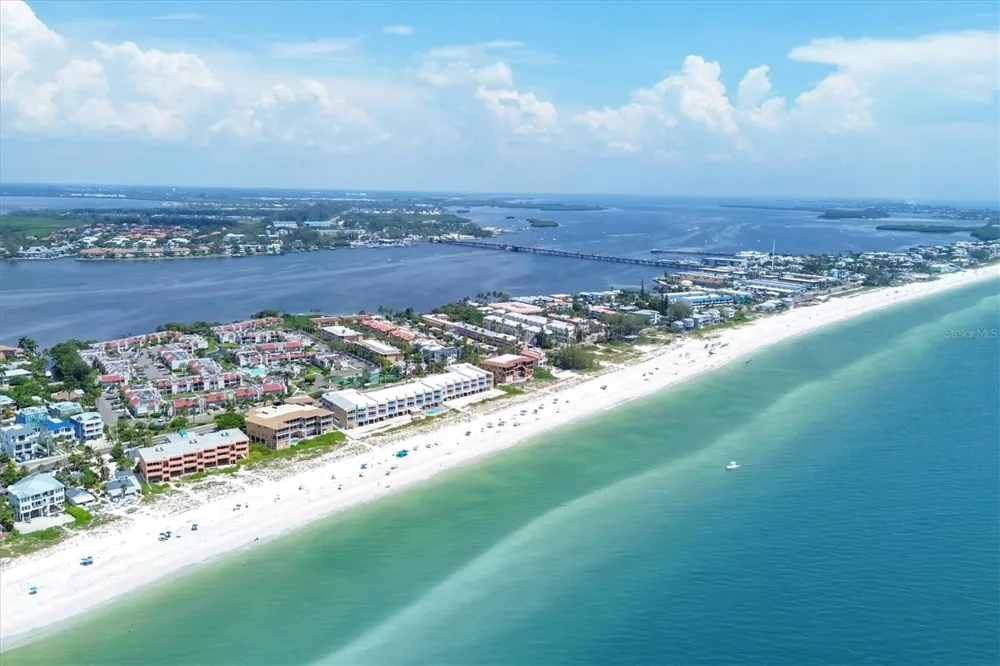 1900 GULF DRIVE #4 Bradenton Beach, FL 34217
