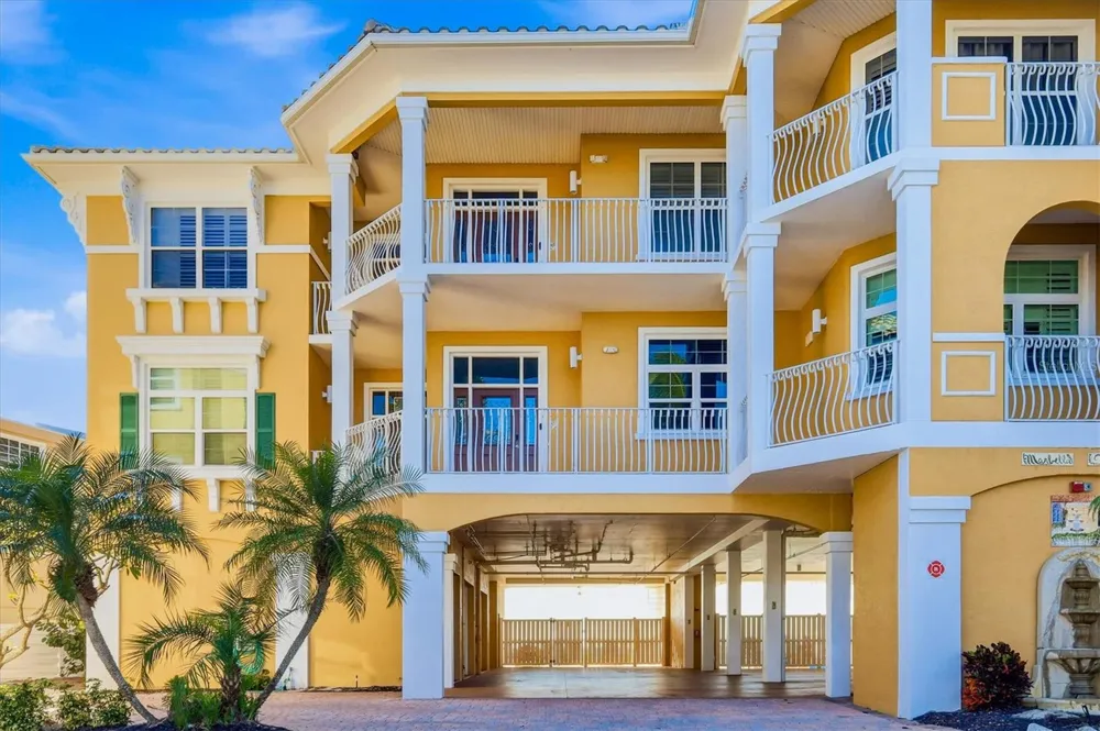 1900 GULF DRIVE #4 Bradenton Beach, FL 34217