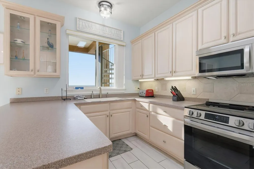 1900 GULF DRIVE #4 Bradenton Beach, FL 34217