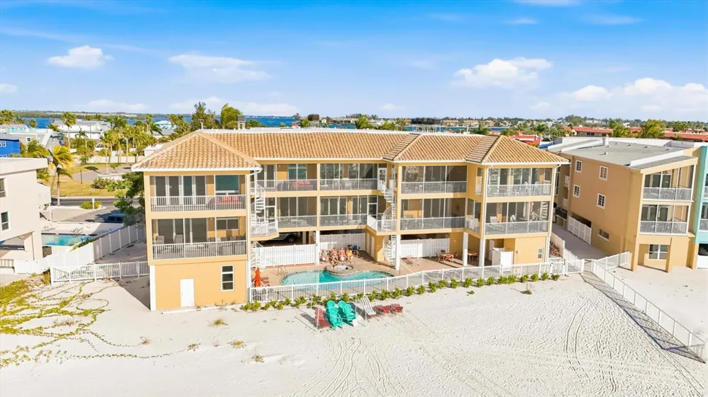 1900 GULF DRIVE #4 Bradenton Beach, FL 34217