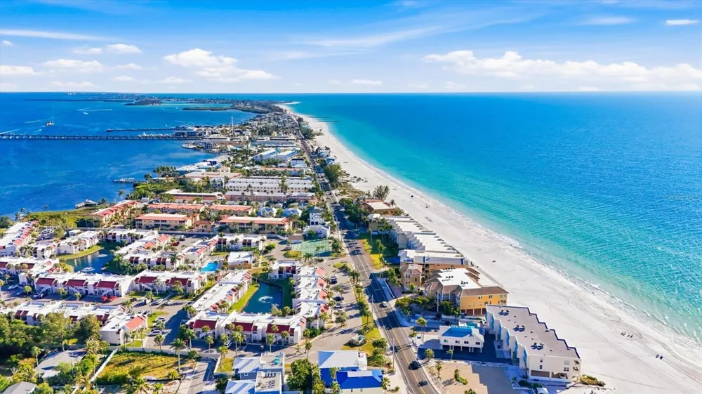 1900 GULF DRIVE #4 Bradenton Beach, FL 34217