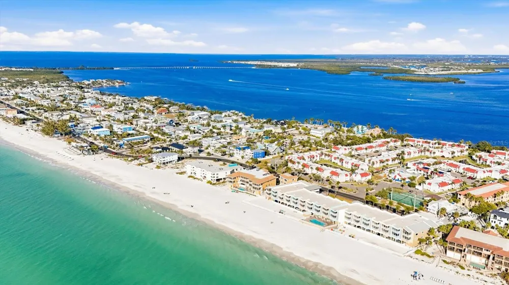 1900 GULF DRIVE #4 Bradenton Beach, FL 34217
