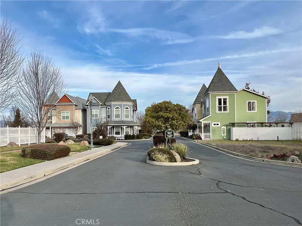 2021 Hampton Lakeport, CA 95453