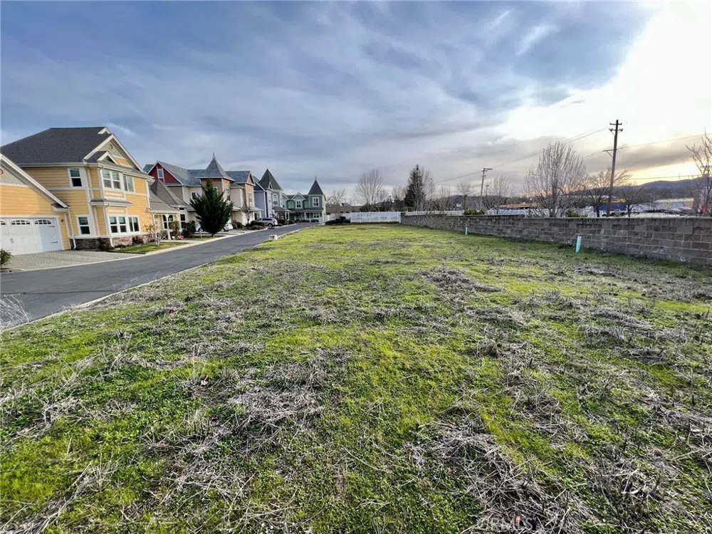 2021 Hampton Lakeport, CA 95453