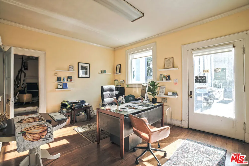 132 Brooks Avenue Venice, CA 90291