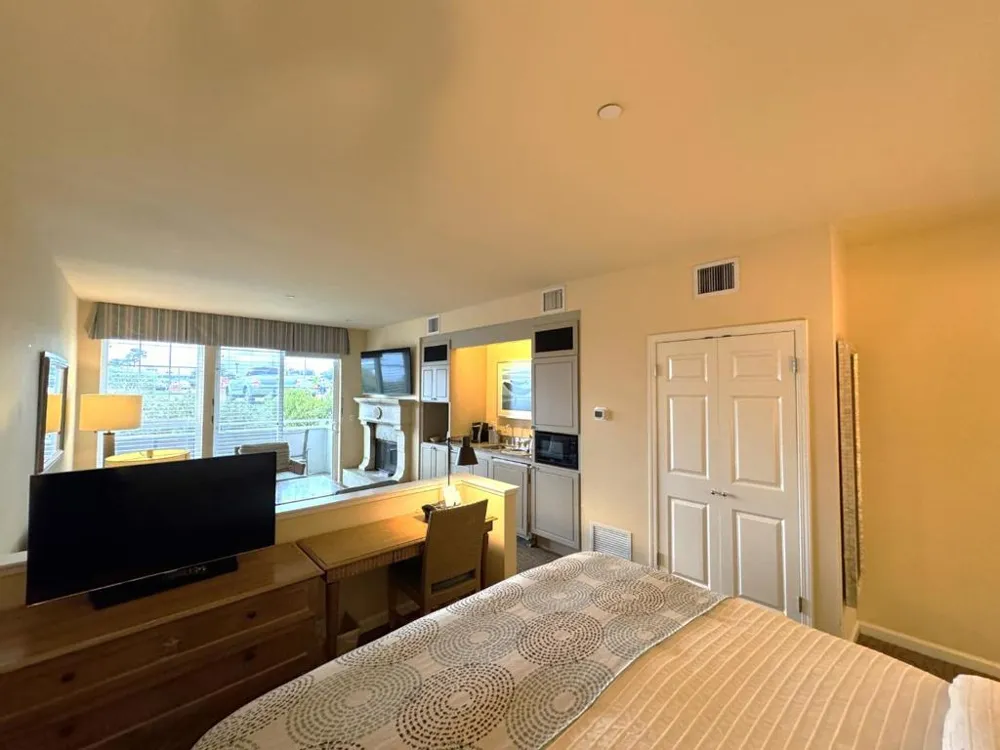 4100 Cabrillo Highway #105 Half Moon Bay, CA 94019
