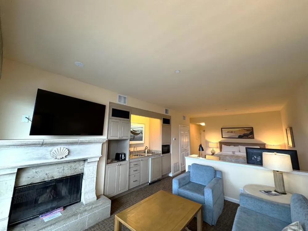 4100 Cabrillo Highway #105 Half Moon Bay, CA 94019