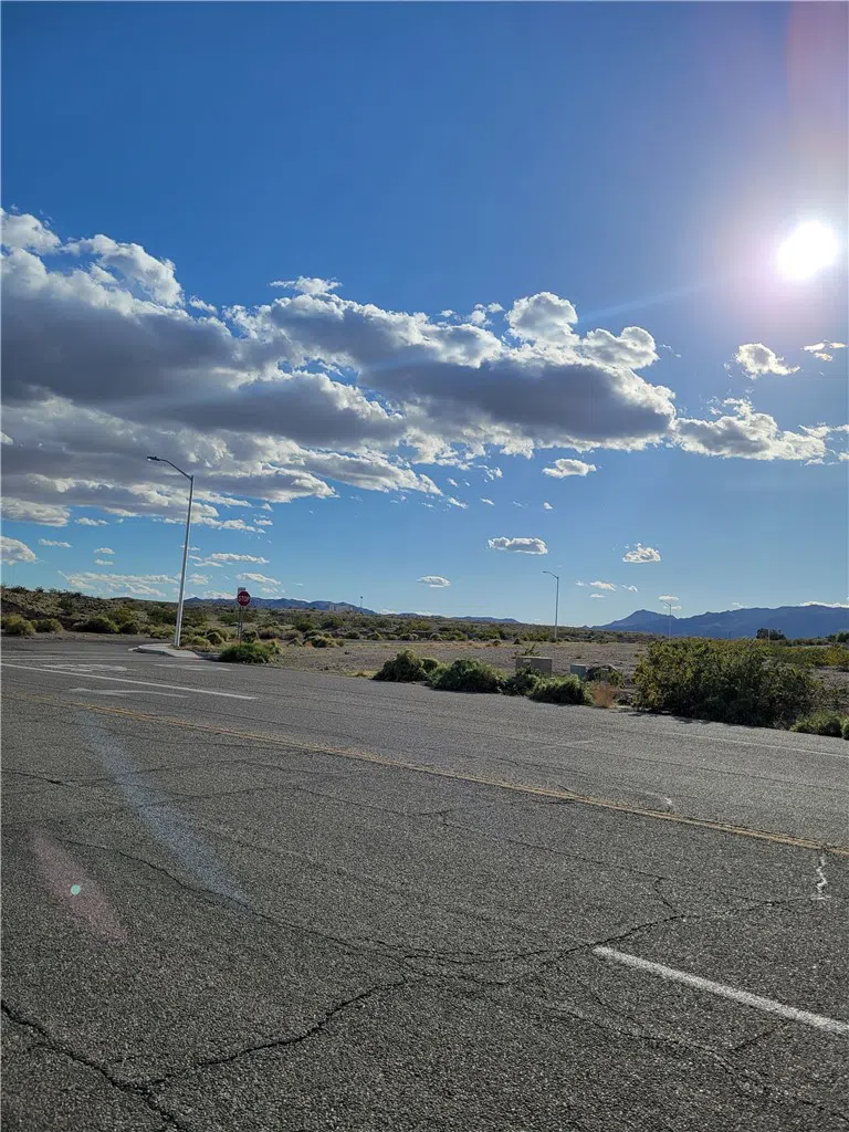 10 Bailey Avenue Needles, CA 92363