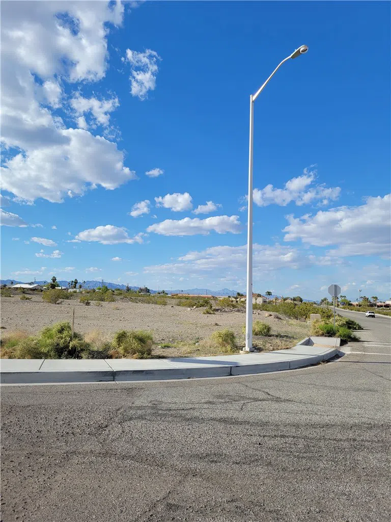 10 Bailey Avenue Needles, CA 92363