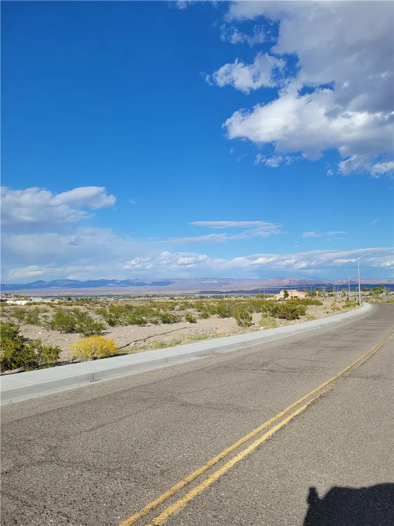 10 Bailey Avenue Needles, CA 92363