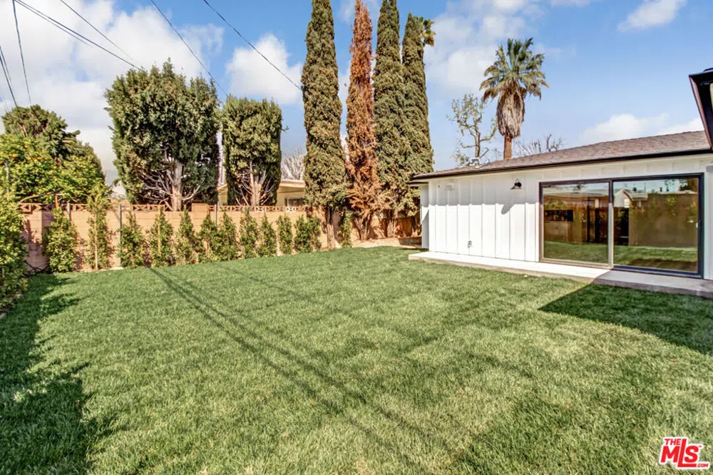 6517 Longridge Avenue Valley Glen, CA 91401