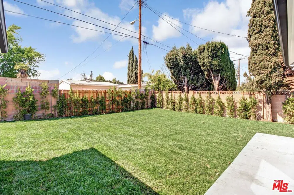 6517 Longridge Avenue Valley Glen, CA 91401