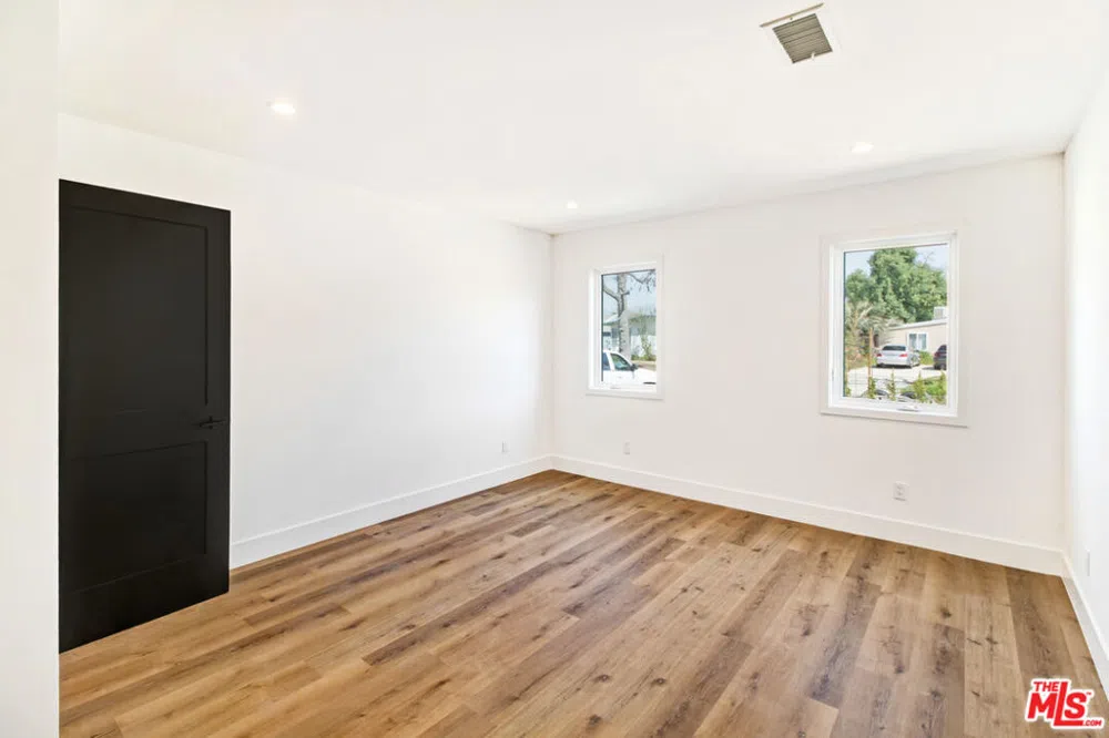 6517 Longridge Avenue Valley Glen, CA 91401