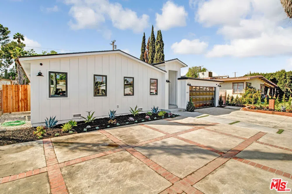 6517 Longridge Avenue Valley Glen, CA 91401