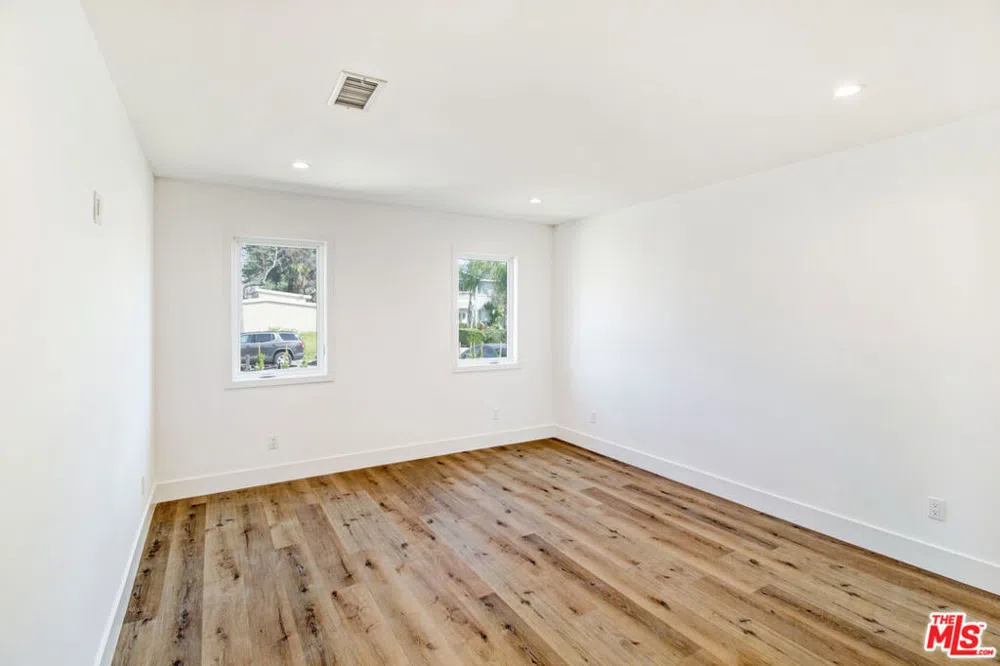 6517 Longridge Avenue Valley Glen, CA 91401