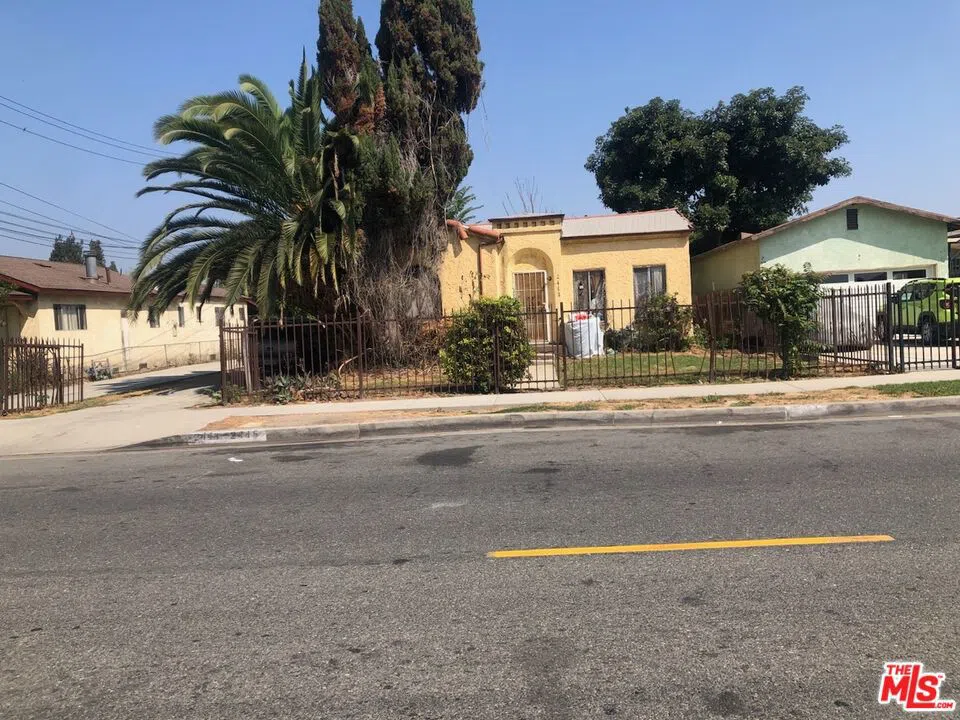 2443 E 124th Street Compton, CA 90222