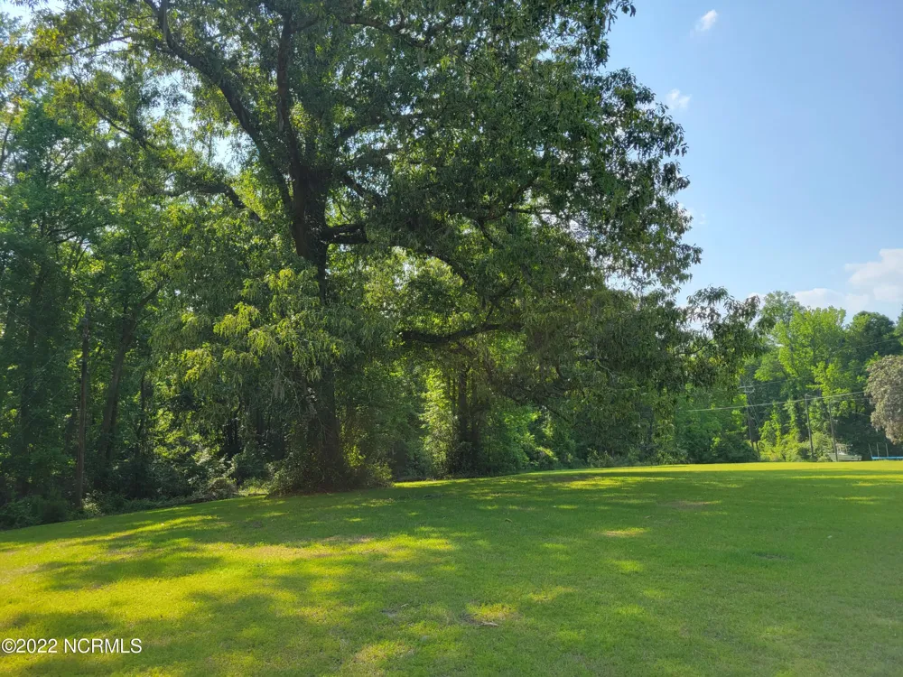 572 Main Street Edward, NC 27821