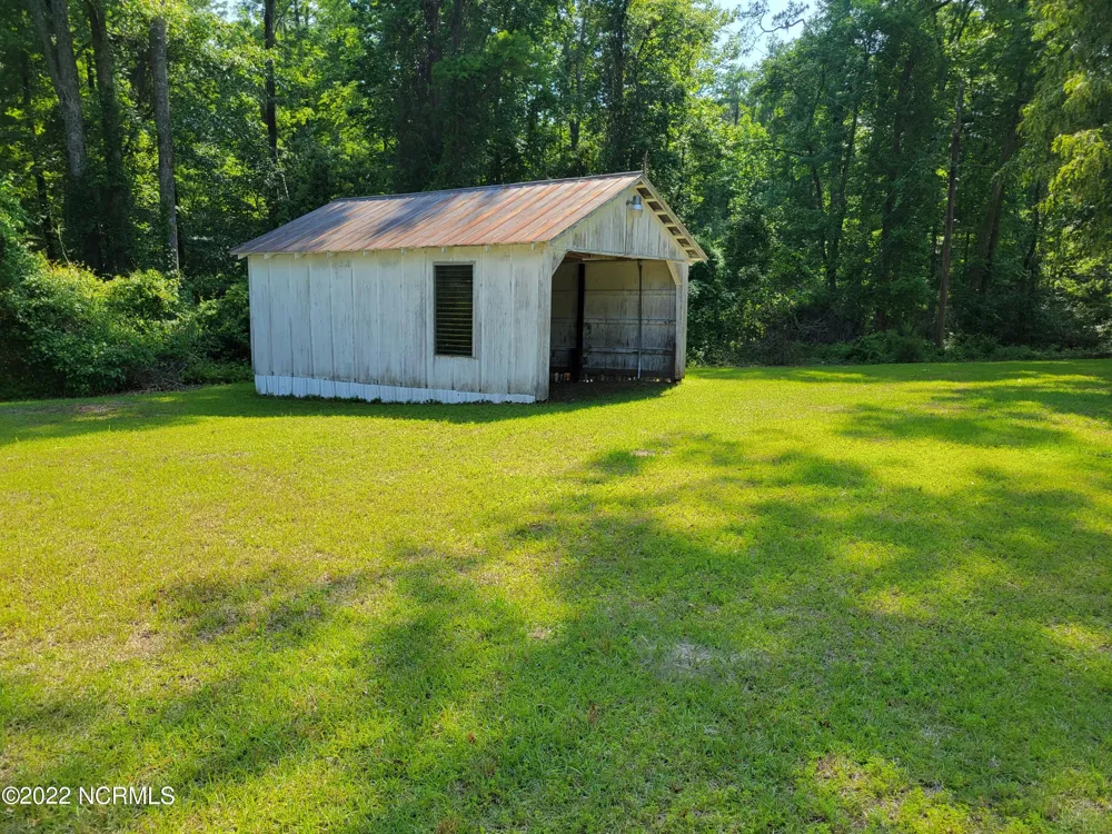 572 Main Street Edward, NC 27821