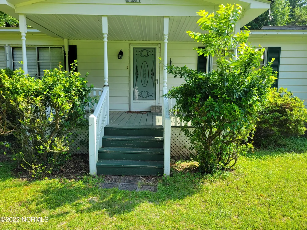 572 Main Street Edward, NC 27821