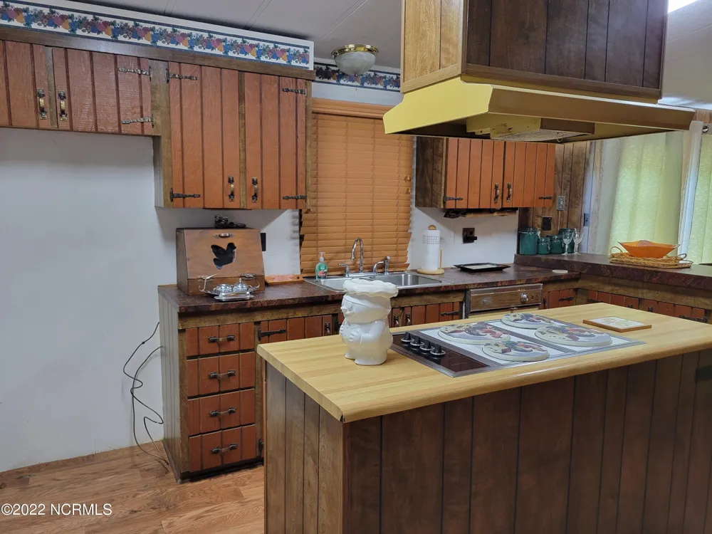 572 Main Street Edward, NC 27821