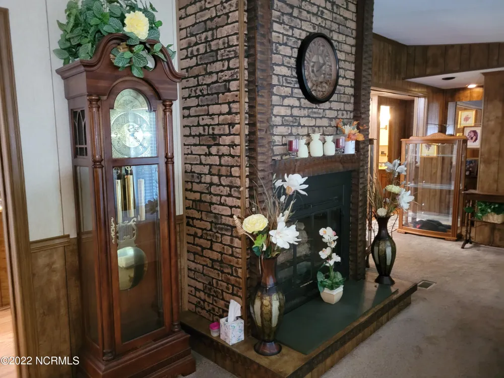 572 Main Street Edward, NC 27821