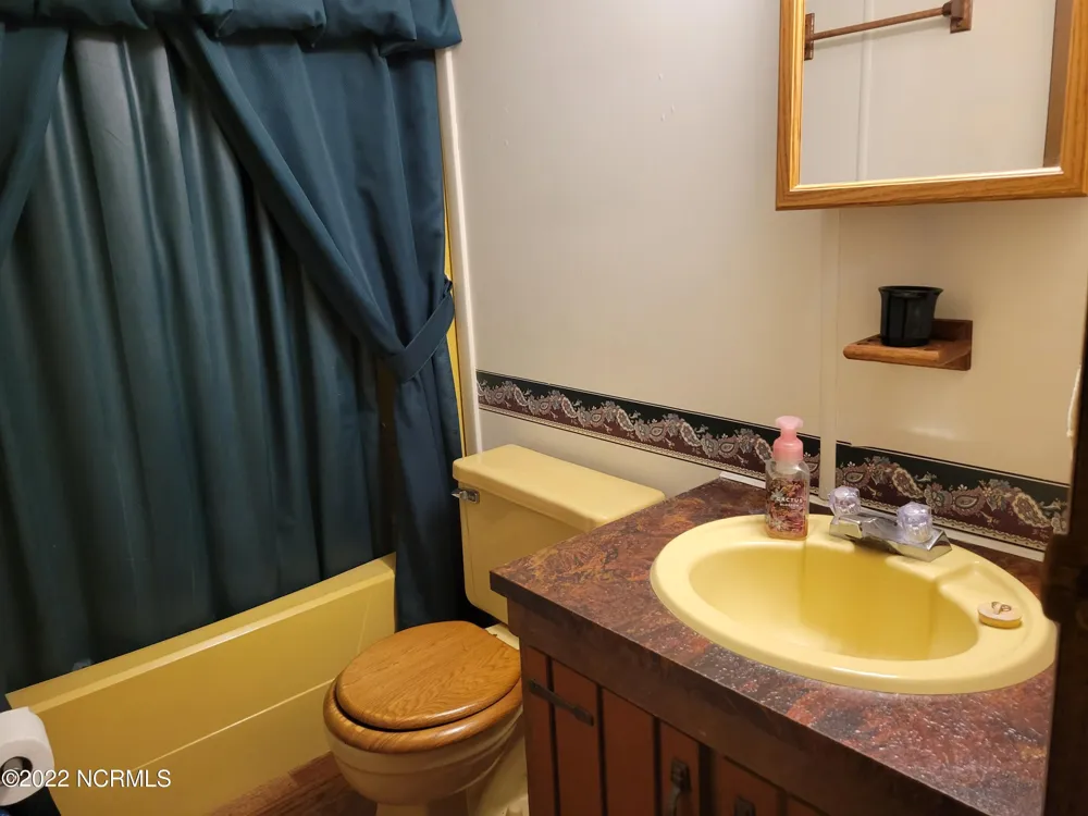 572 Main Street Edward, NC 27821