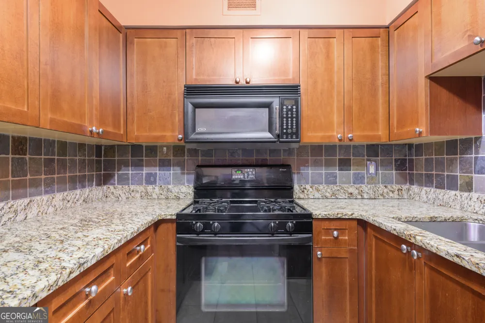 2479 Peachtree RD NE Atlanta, GA 30305