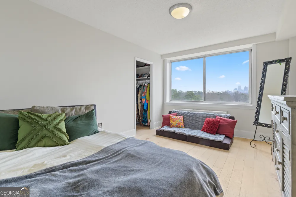 2479 Peachtree RD NE Atlanta, GA 30305