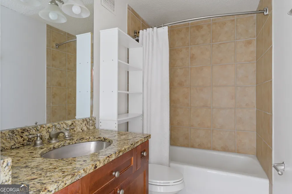 2479 Peachtree RD NE Atlanta, GA 30305