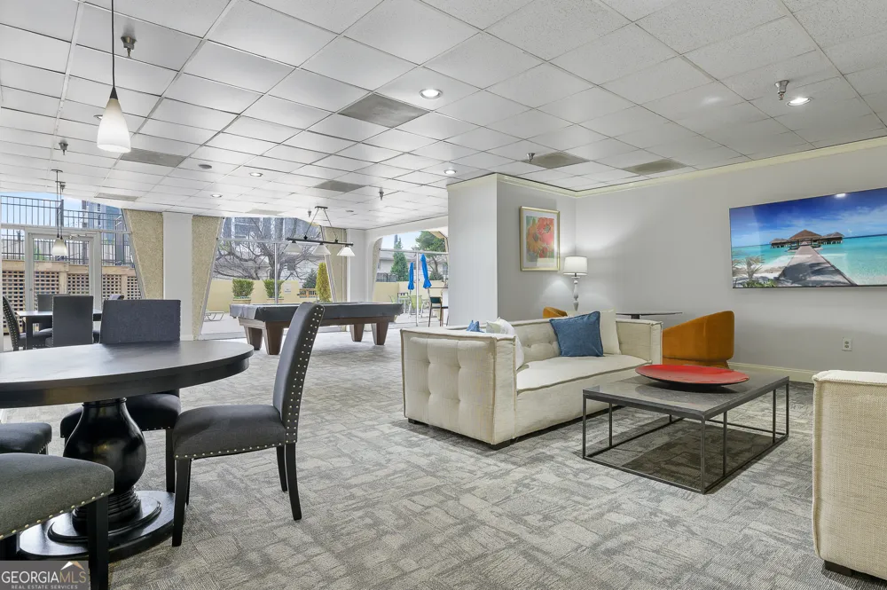 2479 Peachtree RD NE Atlanta, GA 30305