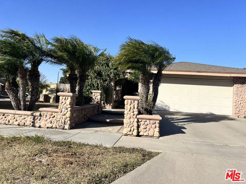 2513 W Fulcrum Place Anaheim, CA 92804