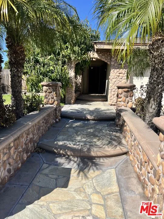 2513 W Fulcrum Place Anaheim, CA 92804