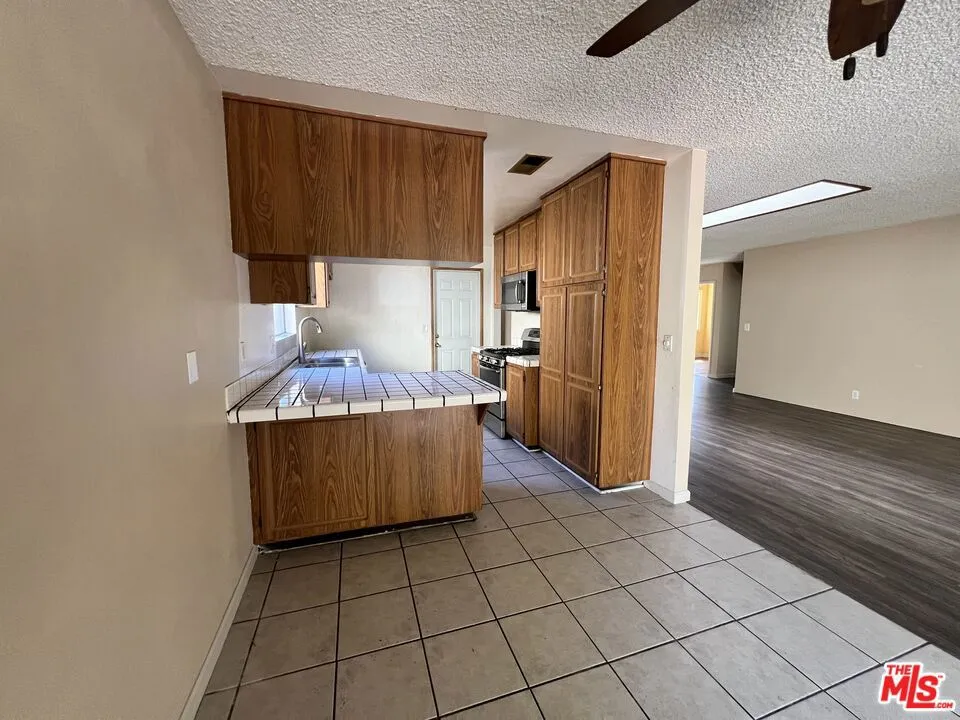 2513 W Fulcrum Place Anaheim, CA 92804