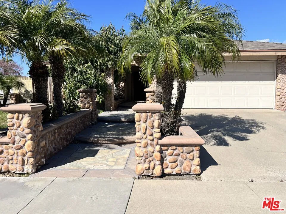 2513 W Fulcrum Place Anaheim, CA 92804